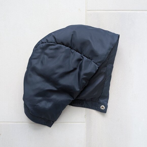 (2/$20) H&M - Water-Repellent Puffer Jacket - Picture 10 of 10